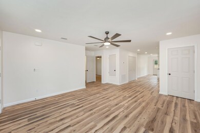 7-web-or-mls-77 Country Blvd-03