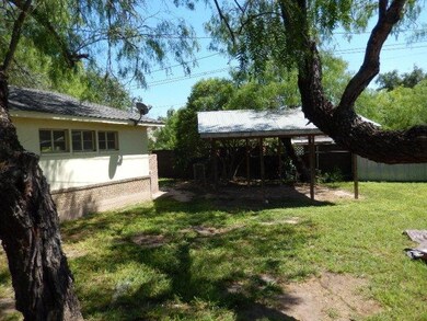 607 W 4th St, Weslaco, TX 78596 - photo 3