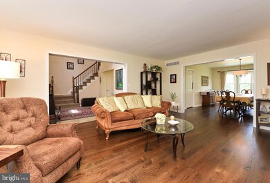 42 Silvers Ln, Plainsboro, NJ 08536 - photo 5