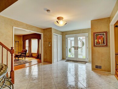 6 Sandra Ct, Marlboro, NJ 07746 - photo 3