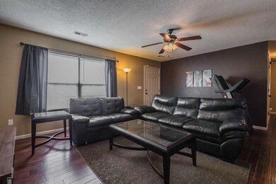 206 Mohawk Ave Columbia MO-small-006-13-