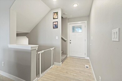 813 Grindstone Cir, Waterloo, IA 50702 - photo 3