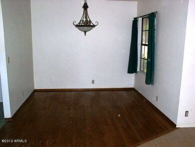 4863 dining area 909