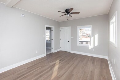 2731 E Walnut St, Des Moines, IA 50317 - photo 5