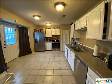 133 Zarley Dr, Copperas Cove, TX 76522 - photo 4