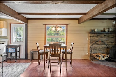 304 Crocus St-7