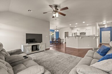 7312 S Gardenia Ave, Broken Arrow, OK 74011 - photo 5