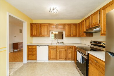 51 Scenic Dr, West Warwick, RI 02893 - photo 3