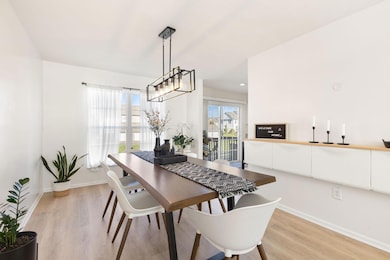 24-web-or-mls-6188DownwingLane_Hommati10