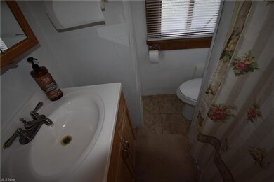 3012 Shannon Ave, Youngstown, OH 44505 - photo 6