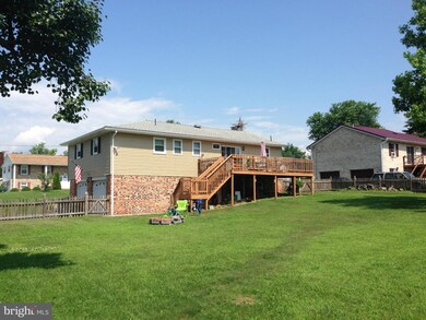 4180 Ricklyn Dr, Chambersburg, PA 17202 - photo 2