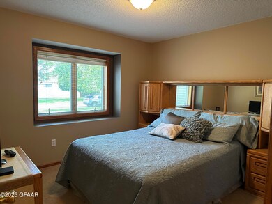 615 49th Ave S, Grand Forks, ND 58201 - photo 7