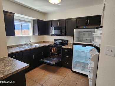 1712 E Pepper Cir unit 3, Mesa, AZ 85203 - photo 3