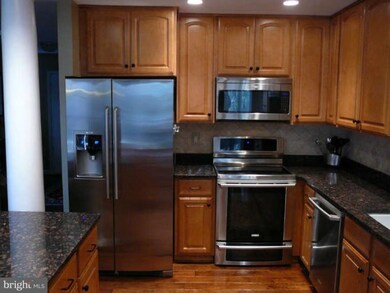 111 Connemara Dr, Sterling, VA 20164 - photo 6