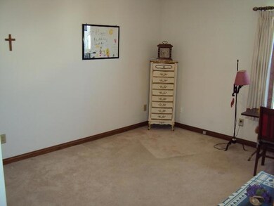 1320 Swan Dr, Franklin, IN 46131 - photo 6