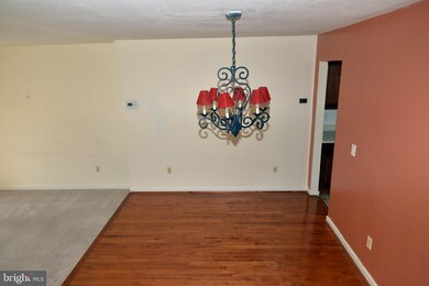 14512 Cambridge Cir, Laurel, MD 20707 - photo 6