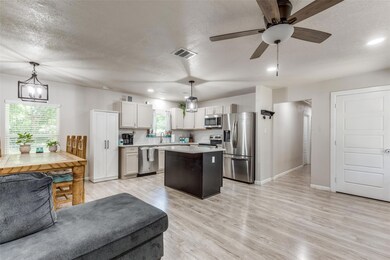 420 Hurstview Dr, Hurst, TX 76053 - photo 5