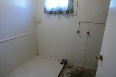 1305 Brazos St, Rosenberg, TX 77471 - photo 7