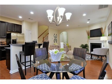 KITCHEN/BREAKFAST NOOK