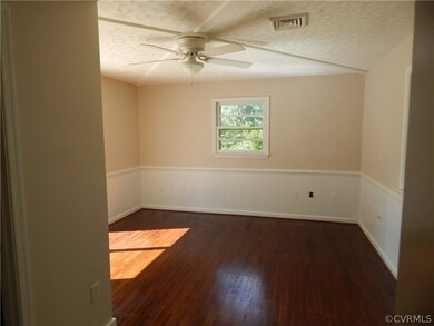 461 Southside Ln, Dunnsville, VA 22454 - photo 6