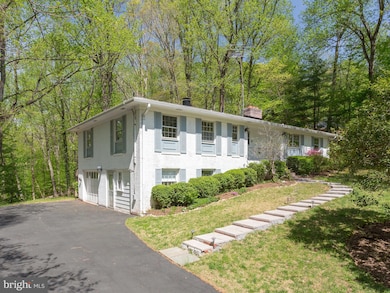 7828 Langley Ridge Rd, McLean, VA 22102 - photo 2