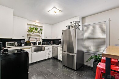 805 NW Columbia St, Bend, OR 97701 - photo 6