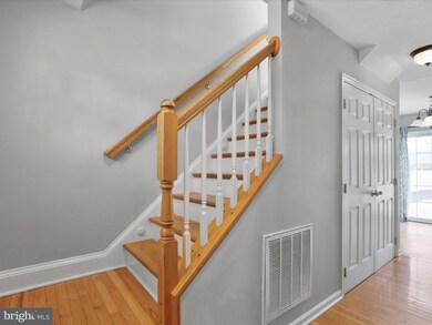 195 N Funk St, Strasburg, VA 22657 - photo 3