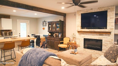 Still 2025-10-26 173858_2 (4)