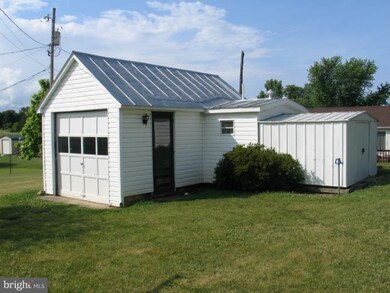 402 W Main St, Stanley, VA 22851 - photo 6