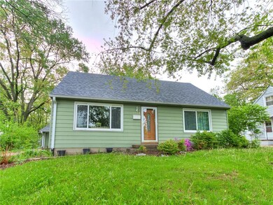 4113 Ardmore Rd, Des Moines, IA 50310 - photo 3