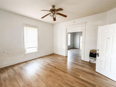 526 W Munson St, Denison, TX 75020 - photo 7