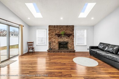 61 Shining Way Toms River NJ-large-005-0