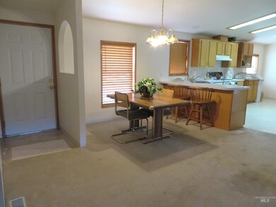 3075 Galey St, Weiser, ID 83672 - photo 4