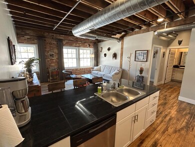 86 Washington St unit 340, Manistee, MI 49660 - photo 4