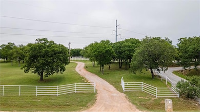 2607 Wills Way Dr, Granbury, TX 76049 - photo 6