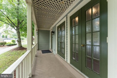 12860 Mill Brook Ct, Woodbridge, VA 22192 - photo 3