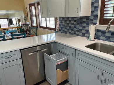02a Kitchen