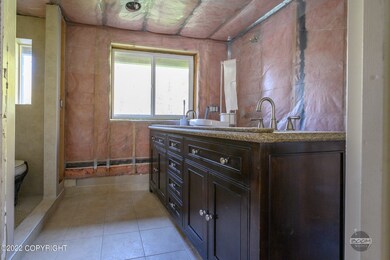 2400 Northrup Cir-24