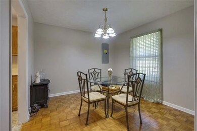 Nice sized dining room