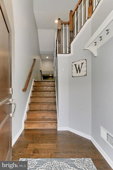 42643 Lancaster Ridge Terrace, Chantilly, VA 20152 - photo 3