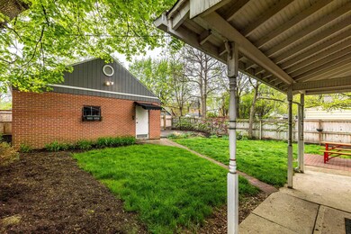 2019-04-25 443 E Kossuth St 10