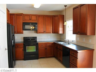 138 Westhaven Dr, Statesville, NC 28625 - photo 2