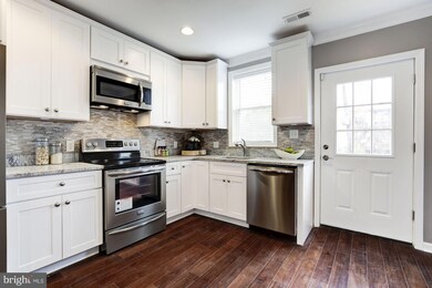 521 Columbia Rd NW unit 2, Washington, DC 20001 - photo 2