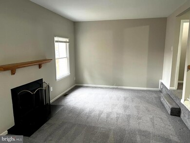 3049 White Birch Ct, Fairfax, VA 22031 - photo 7