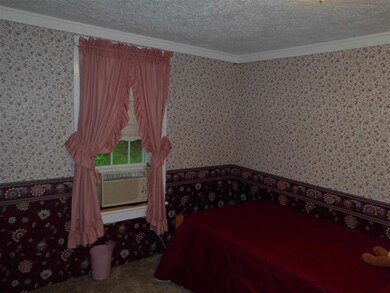 109 Pine St, Castleton, VT 05735 - photo 7