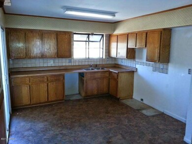 5 - Kitchen