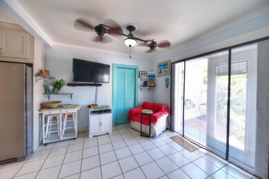 Living room 4