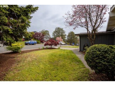 914 E 18th St, the Dalles, OR 97058 - photo 5