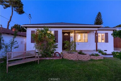 Lovely front yard to enjoy