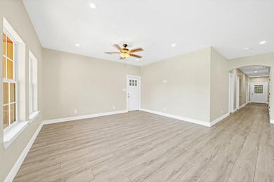 5419 Denmark St, Houston, TX 77028 - photo 6